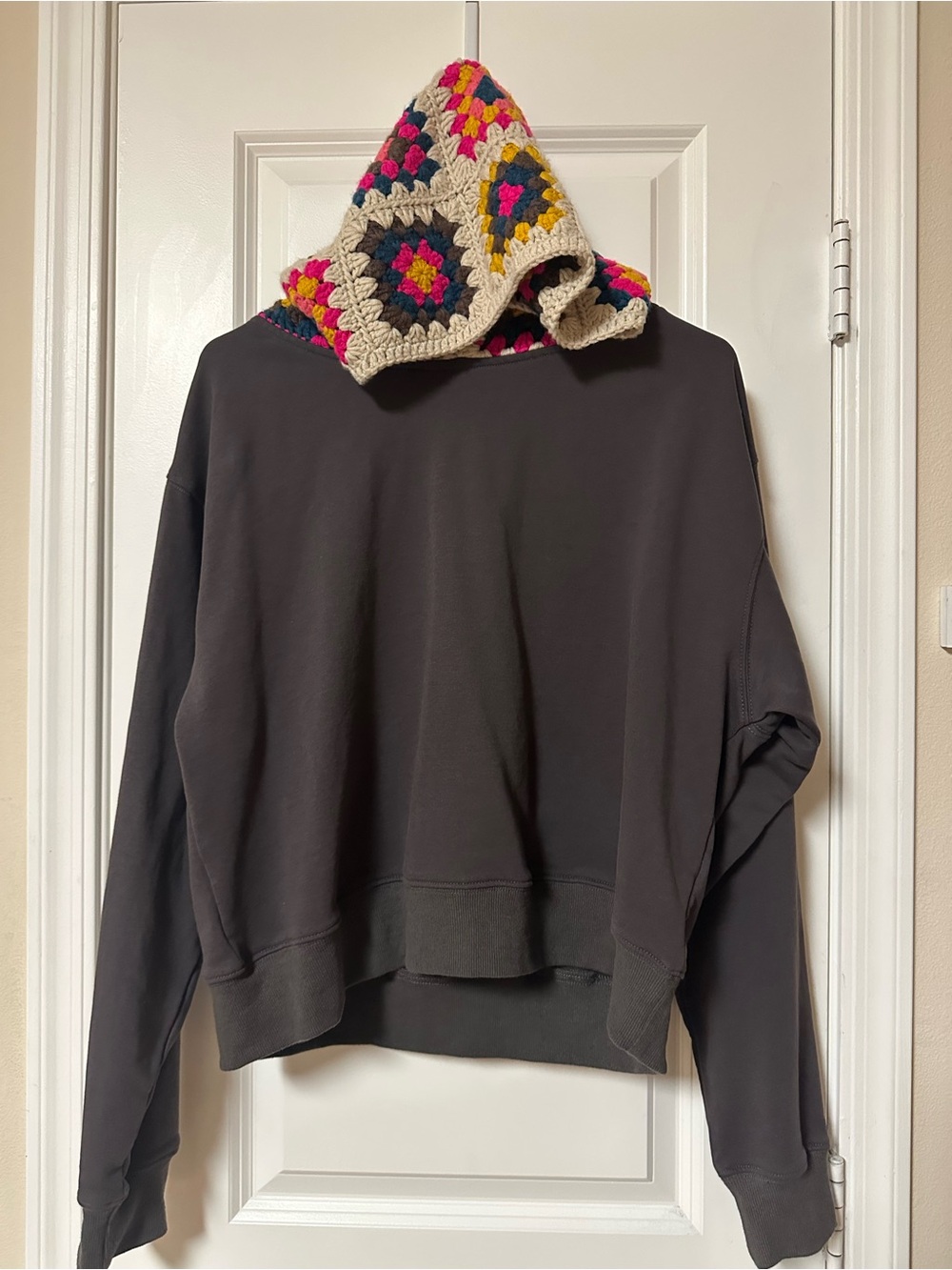 NATURAL LIFE Dark Gray Sweatshirt with Multicolor Crochet Hood - Picture 14 of 14